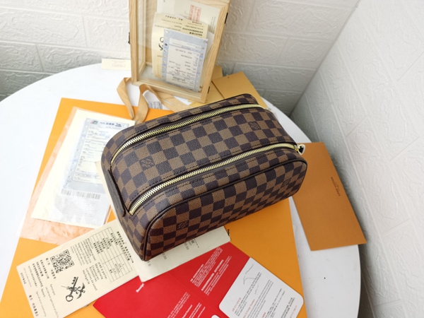 ルイヴィトンバッグ側面デザイン